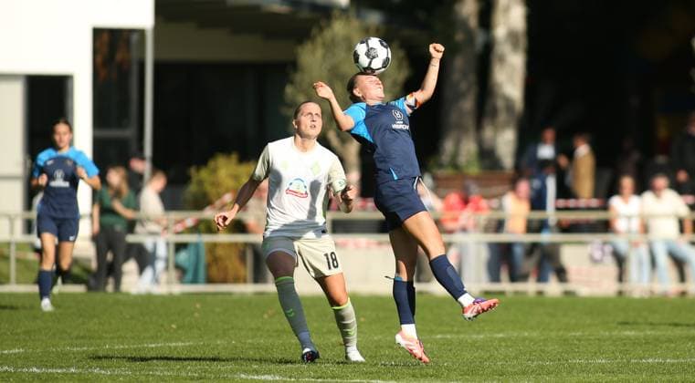 28 09 2025, Football, Season 2025 2026, Womens DFB Cup, First main round, SC Victoria Hamburg SV Werder Bremen Lina Hausicke Werder, l , Julie Marie Nachtigall Wandsbek Hamburg
