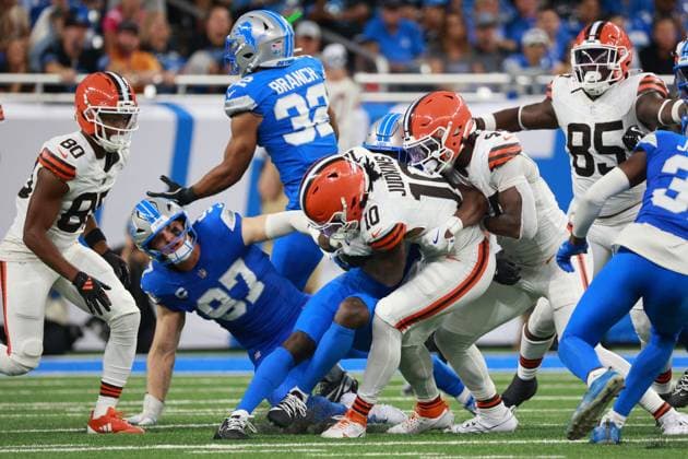 Cleveland Browns vs Detroit Lions DETROIT,MICHIGAN-SEPTEMBER 28: Cleveland Browns Quinshon Judkins 10 is tackled by Detroit Lions cornerback Terrion Arnold 6 during the second half of an NFL, American Football Herren, USA football game between the Cleveland Browns and the Detroit Lions in Detroit, Michigan USA, on Sunday, September 28, 2025 Detroit Michigan United States  Copyright: xJorgexLemusx originalFilename:lemus-clevelan250928_np75A.jpg
