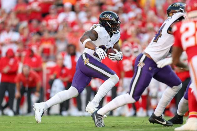 September 28, 2025: Baltimore Ravens running back Derrick Henry (22) runs the ball during the second half of an NFL, American Football Herren, USA football game against the Kansas City Chiefs at GEHA Field at Arrowhead Stadium in Kansas City, MO. CSM Kansas City United States of America - ZUMAc04_ 20250928_zma_c04_201 Copyright: xDavidxSmithx
