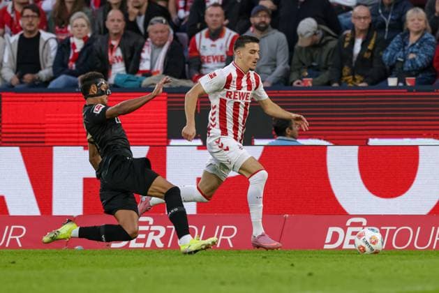 Cologne, Germany, 28 09 25 Luca Jaquez VfB Stuttgart and Said El Mala 1 FC Köln fighting for the ball during the 1 Bundesliga match between 1 FC Köln VfB Stuttgart at the RheinEnergieSTADION on September 28, 2025 in Cologne, Germany Köln RheinEnergieSTADION Germany Copyright: xStefanxBrauer Brauer-Fotoagenturx