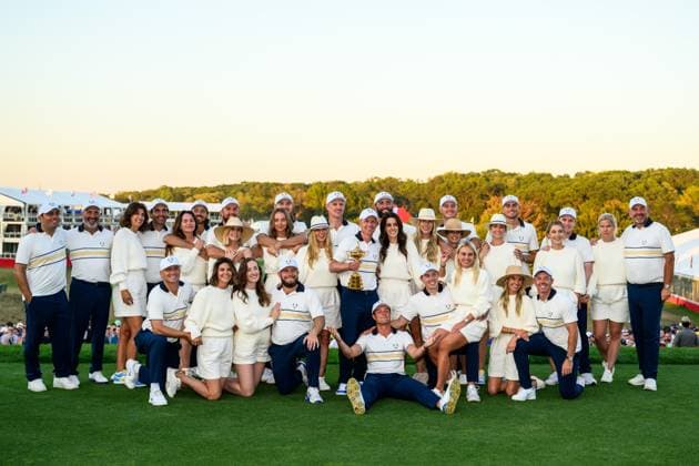 250928 Tommy Fleetwood, Shane Lowry, Rasmus Hojgaard, Justin Rose, Team Captain Luke Donald, Jon Rahm, Sepp Straka, Ludvig Aberg, Rory McIlroy, Robert MacIntyre, Tyrrell Hatton, Matt Fitzpatrick and Viktor Hovland of Team Europe together with their partners celebrate after winning the Ryder Cup on day 3 of the Ryder Cup on September 28, 2025 in New York Photo Jesper Zerman BILDBYRAN kod JZ JZ0619 golf ryder cup day 3 bbeng jubel Copyright: JESPERxZERMAN BB250928JZ091