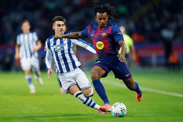 Ander Barrenetxea (Sociedad), Jules Kounde (Barcelona), SEPTEMBER 28, 2025 - Football Soccer : Spanish La Liga EA Sports match between FC Barcelona, Barca 2-1 Real Sociedad at the Estadi Olimpic Lluis Companys in Barcelona, Spain. Noxthirdxpartyxsales  aflo_305155264