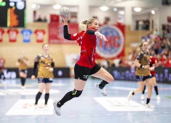 HANDBALL WOMEN DHB POKAL EIGHTEEN FINALS THC BUXTEHUDER SV FOR EDITORIAL PURPOSES ONLY p 28 09 2025 Bad Langensalza Handball Women 1 Bundesliga Women Season 2025 2026 Salzhalle DHB Pokal Round of 16 Thüringer HC Buxtehuder SV in photo Nathalie Hendrikse 6 Thüringer HC Germany Thuringia Bad Langensalza Copyright SaschaxFromm Copyright: SaschaxFromm doc82lg3aux1hw6n3hbh5v ,EDITORIAL USE ONLY Copyright: SaschaxFromm