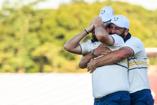250928 Shane Lowry and Jon Rahm of Team Europe celebrate during a singles match on day 3 of the Ryder Cup on September 28, 2025 in New York Photo Jesper Zerman BILDBYRAN kod JZ JZ0619 golf ryder cup day 3 bbeng jubel  Copyright: JESPERxZERMAN BB250928JZ096
