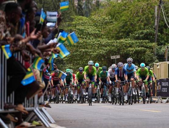 (250929) -- KIGALI, Sept. 29, 2025 -- Cyclists compete during the men s elite road race at the 2025 UCI Road World Championships in Kigali, Rwanda, on Sept. 28, 2025. ) (SP)RWANDA-KIGALI-CYCLING-UCI-ROAD WORLD CHAMPIONSHIPS-MEN ELITE ROAD RACE LixYahui 