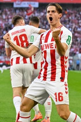 (250929) -- COLOGNE, Sept. 29, 2025 -- Jakub Kaminski of FC Cologne celebrates scoring during the German first division Bundesliga football match between FC Cologne and VfB Stuttgart in Cologne, Germany, Sept. 28, 2025. (Photo by Xinhua) (SP)GERMANY-COLOGNE-FOOTBALL-BUNDESLIGA-COLOGNE VS STUTTGART UlrichxHufnagel 