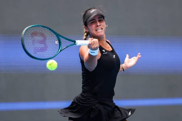 BEIJING, CHINA - SEPTEMBER 29: Jessica Bouzas Maneiro of Spain returns a shot in the Women s Singles Round of 32 match against Mirra Andreeva of Russia on day 8 of the 2025 China Open at National Tennis Center on September 29, 2025 in Beijing, China.  Copyright: xVCGx 111593923025