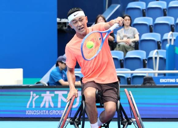 September 29, 2025, Tokyo, Japan - Wheelchair tennis world champion Tokito Oda of Japan returns the ball against his compatriot Daisuke Arai during the final of the Japan Open Wheelchair Tennis tournament in Tokyo on Monday, September 29, 2025. Oda defeated Arai 6-0, 6-0 and won the championships. (photo by Yoshio Tsunoda AFLO) Noxthirdxpartyxsales  aflo_305197780
