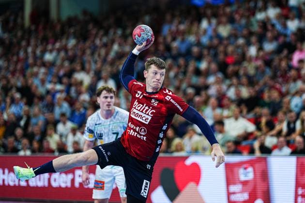 7 meter throw goal Emil Manfeldt Jakobsen SG Flensburg Handewitt, 31 GER, SG Flensburg Handewitt vs Frisch Auf Goeppingen, Handball, Bundesliga, Matchday 6, Season 2026 2026, 28 09 2025 GER, SG Flensburg Handewitt vs Frisch Auf Goeppingen, Handball, Bundesliga, Matchday 6, Season 2026 2026, 28 09 2025 Flensburg Copyright: xEibner-Pressefoto MarcelxvonxFehrnx EP_MFN