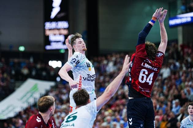 Throw Goal Erik Persson Frisch Auf Goeppingen, 22 GER, SG Flensburg Handewitt vs Frisch Auf Goeppingen, Handball, Bundesliga, Matchday 6, Season 2026 2026, 28 09 2025 GER, SG Flensburg Handewitt vs Frisch Auf Goeppingen, Handball, Bundesliga, Matchday 6, Season 2026 2026, 28 09 2025 Flensburg Copyright: xEibner-Pressefoto MarcelxvonxFehrnx EP_MFN