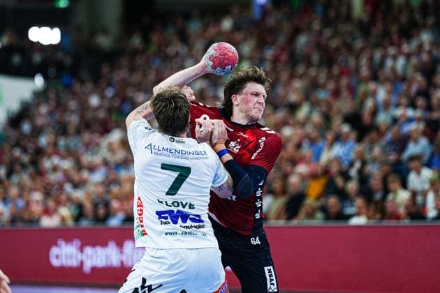 Victor Kloeve Frisch Auf Goeppingen, 07 , Lasse Moeller SG Flensburg Handewitt, 64 GER, SG Flensburg Handewitt vs Frisch Auf Goeppingen, Handball, Bundesliga, Matchday 6, Season 2026 2026, 28 09 2025 GER, SG Flensburg Handewitt vs Frisch Auf Goeppingen, Handball, Bundesliga, Matchday 6, Season 2026 2026, 28 09 2025 Flensburg Copyright: xEibner-Pressefoto MarcelxvonxFehrnx EP_MFN