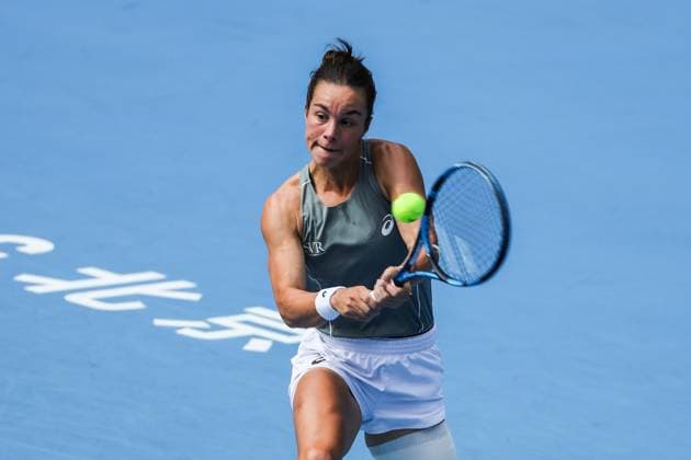 BEIJING, CHINA - SEPTEMBER 29: Lois Boisson of France competes in the Women s Singles Round of 32 match against Emma Navarro of the United States on day 8 of the 2025 China Open at the National Tennis Center on September 29, 2025 in Beijing, China.  Copyright: xVCGx 111593929610