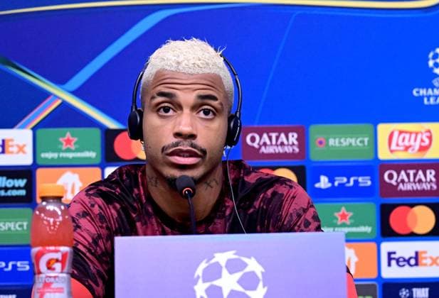 Ahead of Galatasaray v Liverpool - UEFA Champions League ISTANBUL, TURKIYE - SEPTEMBER 29: Mario Lemina of Galatasaray attends a press conference, PK, Pressekonferenz at Kemerburgaz Metin Oktay Facilities ahead of UEFA Champions League football match against Liverpool in Istanbul, Turkiye on September 29, 2025. Abdulhamid Hosbas Anadolu Istanbul Turkey. Editorial use only. Please get in touch for any other usage.  Copyright: x2025xAnadoluxAbdulhamidxHosbasx