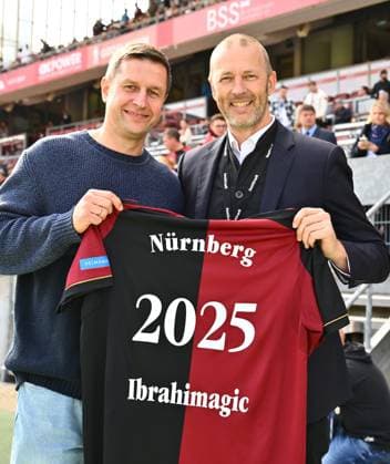 28 09 2025 Soccer Season 2025 2026 2 Soccer Bundesliga 07 Matchday 1 FC Nürnberg FCN Club Hertha BSC Berlin HBSC Sportfoto Zink xwoxzix DFL regulations prohibit any use of photographs as image sequences and or quasi video only for editorial use Alan Ibrahimagic gets jersey presented by Niels Rossow Board Member Strategy Marketing 1 FC Nürnberg FCN