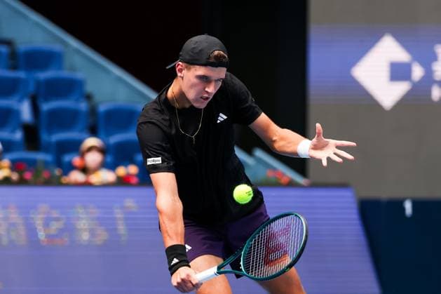 BEIJING, CHINA - SEPTEMBER 29: Jakub Mensik of the Czech Republic competes in the Men s Singles Quarterfinal match against Alex De Minaur of Australia on day 8 of the 2025 China Open at the National Tennis Center on September 29, 2025 in Beijing, China.  Copyright: xVCGx 111593931589
