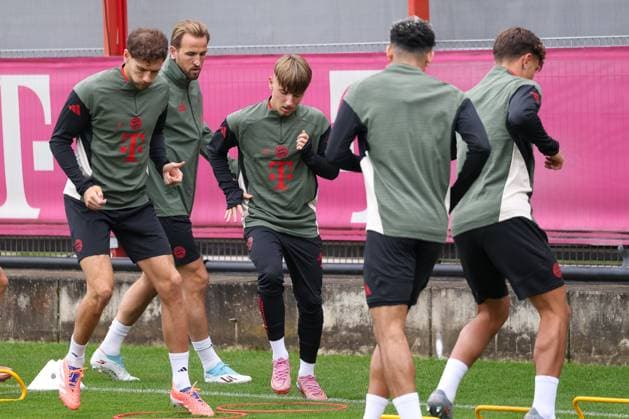Leon Goretzka FC Bayern Muenchen, 08 with Harry Kane FC Bayern Muenchen, 09 and Lennart Karl FC Bayern Muenchen, 42 , with Luis Diaz FC Bayern Muenchen, 14 and Tom Bischof FC Bayern Muenchen, 20 during training, GER, Final training, FC Bayern Muenchen, Football, UEFA Champions League, League Phase, Matchday 2, Season 2025 2026, 29 09 2025, GER, Final training, FC Bayern Muenchen, Football, UEFA Champions League, League Phase, Matchday 2, Season 2025 2026, 29 09 2025 Muenchen Copyright: xEibner-Pressefoto JennixMaulx EP_JML