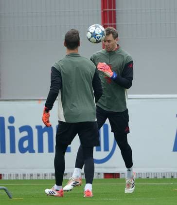 20 09 2025, Final training, FC Bayern Muenchen Saebenerstrasse, Football Sport, in the picture Sven Ulreich FC Bayern Muenchen and Manuel Neuer FC Bayern Muenchen