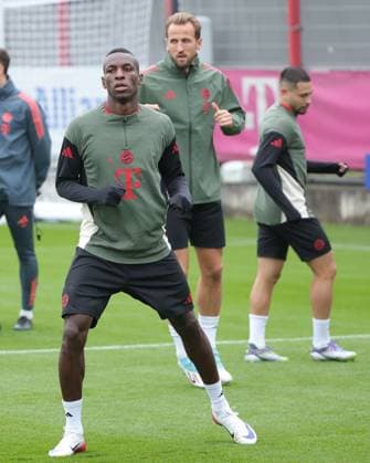 20 09 2025, Final training, FC Bayern Muenchen Saebenerstrasse, Football Sport, in the picture Nicolas Jackson FC Bayern Muenchen , Harry Kane FC Bayern Muenchen and Raphael Guerreiro FC Bayern Muenchen
