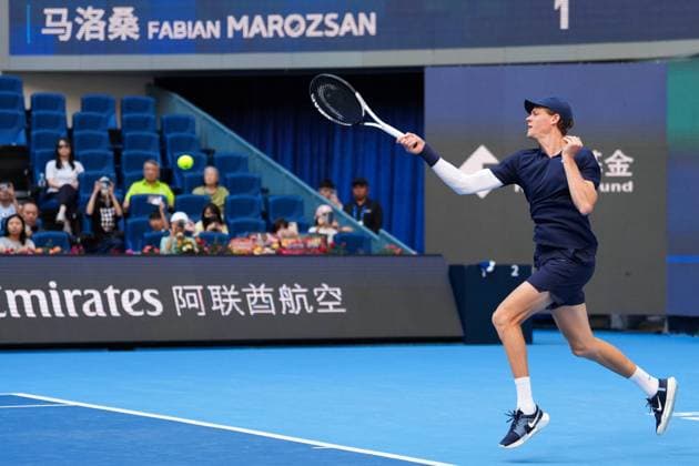 (250929) -- BEIJING, Sept. 29, 2025 -- Jannik Sinner hits a return during the men s singles quarterfinal match between Jannik Sinner of Italy and Fabian Marozsan of Hungary at 2025 China Open tennis tournament in Beijing, China, Sept. 29, 2025. ) (SP)CHINA-BEIJING-TENNIS-CHINA OPEN-MEN S SINGLES-QUARTERFINALS(CN) NaxYuqi 