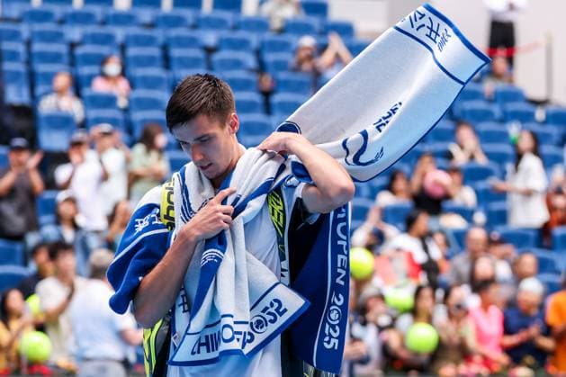BEIJING, CHINA - SEPTEMBER 29: Fabian Marozsan of Hungary reacts in the Men s Singles Quarterfinal match against Jannik Sinner of Italy on day 8 of the 2025 China Open at the National Tennis Center on September 29, 2025 in Beijing, China.  Copyright: xVCGx 111593953639