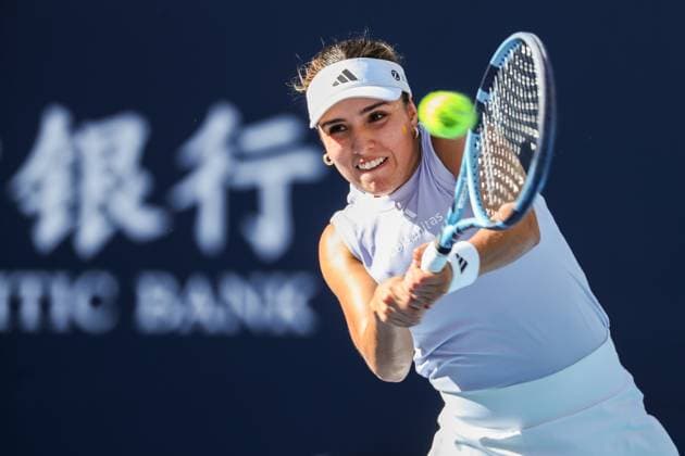 BEIJING, CHINA - SEPTEMBER 29: Camila Osorio of Colombia competes in the Women s Singles Round of 32 match against Iga Swiatek of Poland on day 8 of the 2025 China Open at the National Tennis Center on September 29, 2025 in Beijing, China.  Copyright: xVCGx 111593944536