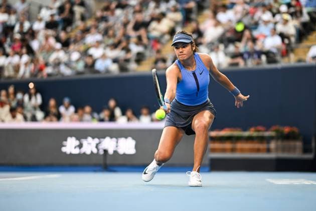 BEIJING, CHINA - SEPTEMBER 29: Emma Raducanu of Great Britain competes in the Women s Singles Round of 32 match against Jessica Pegula of the United States on day 8 of the 2025 China Open at the National Tennis Center on September 29, 2025 in Beijing, China.  Copyright: xVCGx 111593989304