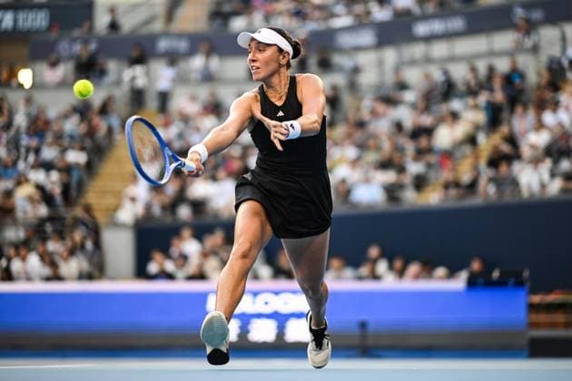 BEIJING, CHINA - SEPTEMBER 29: Jessica Pegula of the United States competes in the Women s Singles Round of 32 match against Emma Raducanu of Great Britain on day 8 of the 2025 China Open at the National Tennis Center on September 29, 2025 in Beijing, China.  Copyright: xVCGx 111593989345