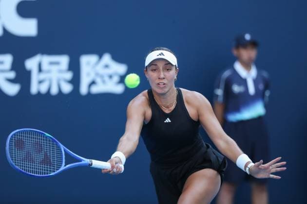 BEIJING, CHINA - SEPTEMBER 29: Jessica Pegula of the United States competes in the Women s Singles Round of 32 match against Emma Raducanu of Great Britain on day 8 of the 2025 China Open at the National Tennis Center on September 29, 2025 in Beijing, China.  Copyright: xVCGx 111593971540