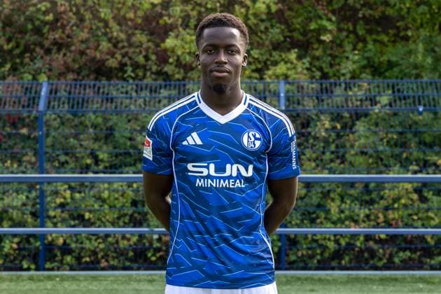 29 09 2025, Football, Season 2025 2026, Team picture FC Schalke 04, Christian Gomis FC Schalke 04 , Gelsenkirchen Training ground FC Schalke 04 NRW Germany xRHR PHOTO YYx Copyright: RHR-FOTOx RHR-FOTO YY