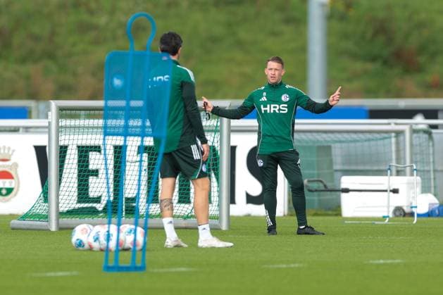 29 09 2025, Football, Season 2025 2026, Training FC Schalke 04, Co Coach Eddie Lattimore FC Schalke 04 , Gelsenkirchen Training ground FC Schalke 04 NRW Germany xRHR PHOTO YYx Copyright: RHR-FOTOx RHR-FOTO YY