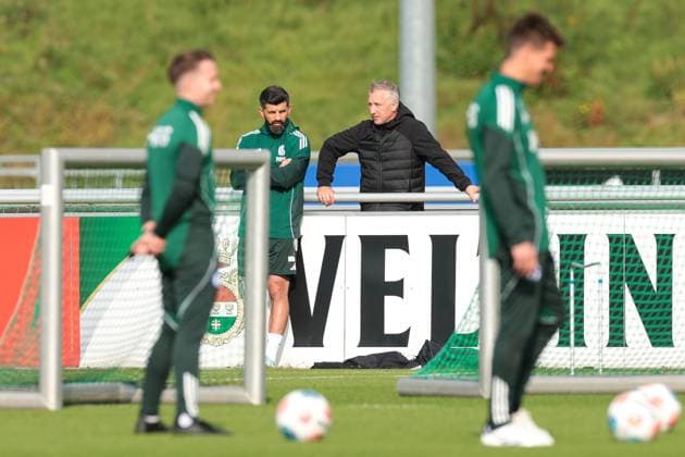 29 09 2025, Football, Season 2025 2026, Training FC Schalke 04, f l Coach Miron Muslic FC Schalke 04 , Sports Director Frank Baumann FC Schalke 04 , Gelsenkirchen Training ground FC Schalke 04 NRW Germany xRHR PHOTO YYx Copyright: RHR-FOTOx RHR-FOTO YY