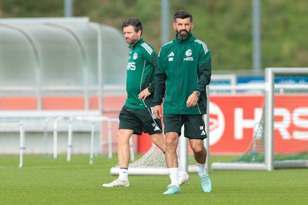29 09 2025, Football, Season 2025 2026, Training FC Schalke 04, f l Co Coach Tim Hoogland FC Schalke 04 , Coach Miron Muslic FC Schalke 04 , Gelsenkirchen Training ground FC Schalke 04 NRW Germany xRHR PHOTO YYx Copyright: RHR-FOTOx RHR-FOTO YY
