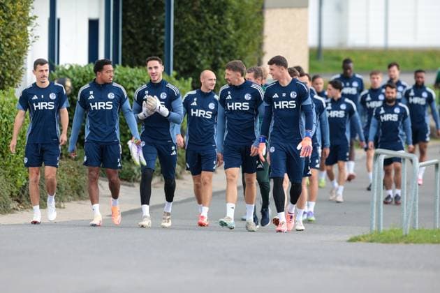 29 09 2025, Football, Season 2025 2026, Training FC Schalke 04, The players of S04 come to training, Gelsenkirchen Training ground FC Schalke 04 NRW Germany xRHR PHOTO YYx Copyright: RHR-FOTOx RHR-FOTO YY