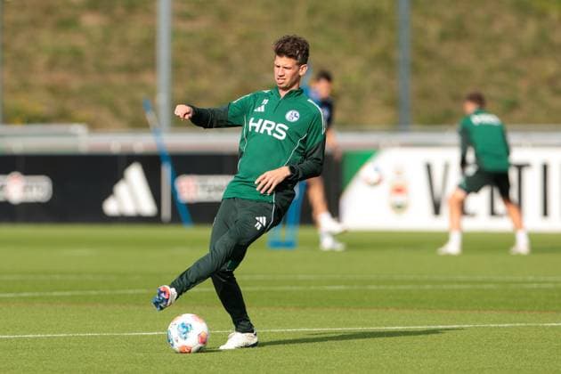 29 09 2025, Football, Season 2025 2026, Training FC Schalke 04, Consultant Franz Schiemer FC Schalke 04 , Gelsenkirchen Training ground FC Schalke 04 NRW Germany xRHR PHOTO YYx Copyright: RHR-FOTOx RHR-FOTO YY