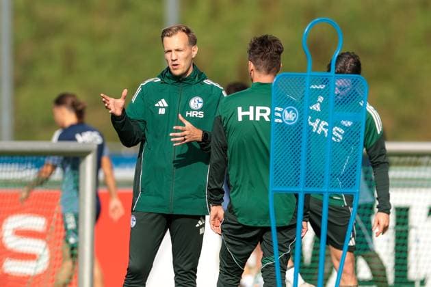 29 09 2025, Football, Season 2025 2026, Training FC Schalke 04, Co Coach Adin Osmanbasic FC Schalke 04 , Gelsenkirchen Training ground FC Schalke 04 NRW Germany xRHR PHOTO YYx Copyright: RHR-FOTOx RHR-FOTO YY