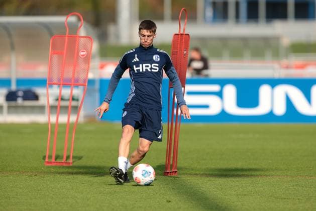 29 09 2025, Football, Season 2025 2026, Training FC Schalke 04, Felipe Sanchez FC Schalke 04 , Gelsenkirchen Training ground FC Schalke 04 NRW Germany xRHR PHOTO YYx Copyright: RHR-FOTOx RHR-FOTO YY