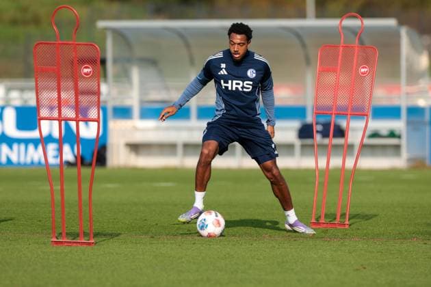 29 09 2025, Football, Season 2025 2026, Training FC Schalke 04, Anton Donkor FC Schalke 04 , Gelsenkirchen Training ground FC Schalke 04 NRW Germany xRHR PHOTO YYx Copyright: RHR-FOTOx RHR-FOTO YY