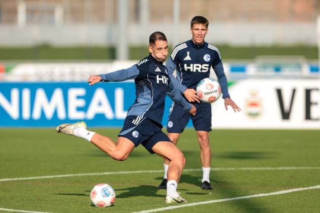 29 09 2025, Football, Season 2025 2026, Training FC Schalke 04, f l Nikola Katic FC Schalke 04 , Felipe Sanchez FC Schalke 04 , Gelsenkirchen Training ground FC Schalke 04 NRW Germany xRHR PHOTO YYx Copyright: RHR-FOTOx RHR-FOTO YY