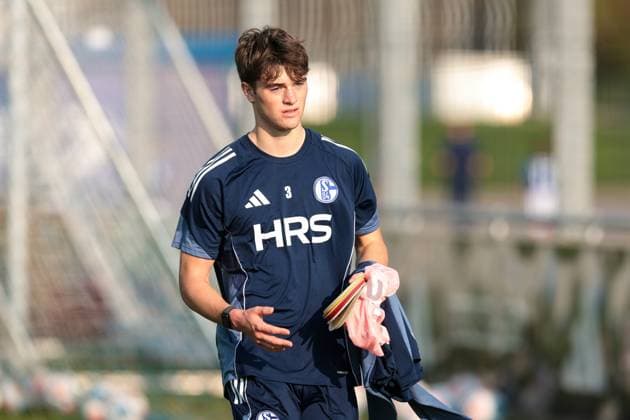 29 09 2025, Football, Season 2025 2026, Training FC Schalke 04, Dylan Leonard FC Schalke 04 , Gelsenkirchen Training ground FC Schalke 04 NRW Germany xRHR PHOTO YYx Copyright: RHR-FOTOx RHR-FOTO YY