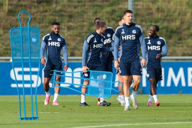 29 09 2025, Football, Season 2025 2026, Training FC Schalke 04, f l Moussa Sylla FC Schalke 04 , Felipe Sanchez FC Schalke 04 , Janik Bachmann FC Schalke 04 , Christopher Antwi Adjei FC Schalke 04 , Gelsenkirchen Training ground FC Schalke 04 NRW Germany xRHR PHOTO YYx Copyright: RHR-FOTOx RHR-FOTO YY