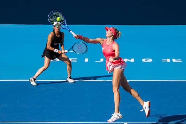 BEIJING, CHINA - SEPTEMBER 29: Veronika Kudermetova and Elise Mertens of Belgium compete in the Women s Doubles Round of 16 match against Miyu Kato of Japan and Fanny Stollar of Hungary on day 8 of the 2025 China Open at National Tennis Center on September 29, 2025 in Beijing, China.  Copyright: xVCGx 111593946356