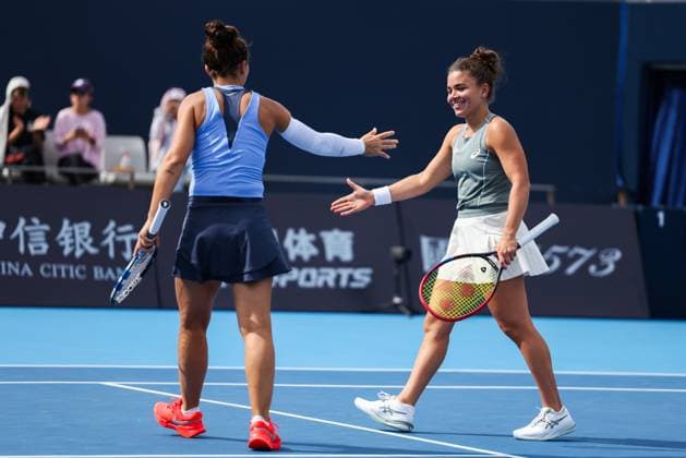 BEIJING, CHINA - SEPTEMBER 29: Sara Errani of Italy and Jasmine Paolini of Italy react in the Women s Doubles Round of 16 match against Lyudmyla Kichenok of Ukraine and Ellen Perez of Australia on day 8 of the 2025 China Open at National Tennis Center on September 29, 2025 in Beijing, China.  Copyright: xVCGx 111593933230