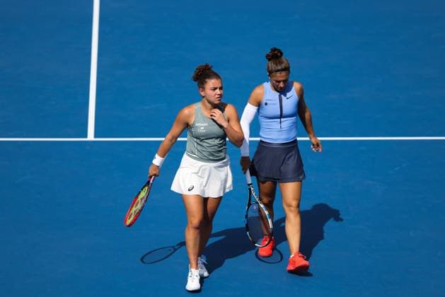 BEIJING, CHINA - SEPTEMBER 29: Sara Errani of Italy and Jasmine Paolini of Italy react in the Women s Doubles Round of 16 match against Lyudmyla Kichenok of Ukraine and Ellen Perez of Australia on day 8 of the 2025 China Open at National Tennis Center on September 29, 2025 in Beijing, China.  Copyright: xVCGx 111593928440
