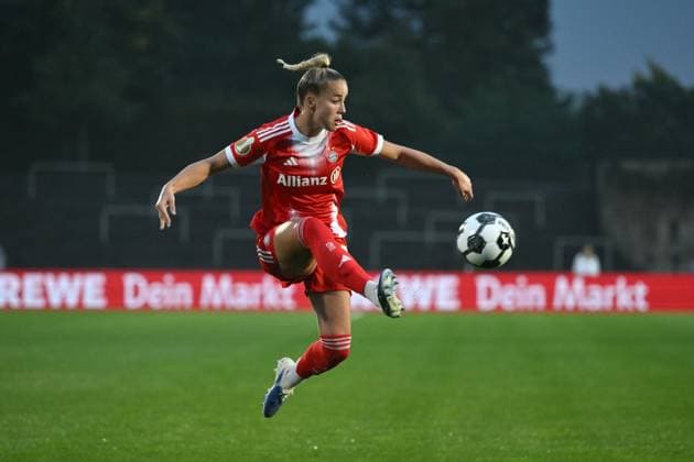 Giulia Gwinn FC Bayern 29 09 2025, Football, DFB Pokal Frauen 2025 26, 1 Runde Borussia Dortmund FC Bayern München DFB regulations prohibit any use of photographs as image sequences and or quasi video Dortmund Stadion Rote Erde Nordrhein Westfalen Germany Team2