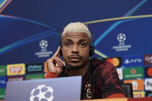 Galatasaray midfield player Mario Lemina speaks during a press conference, PK, Pressekonferenz at Rams Park Stadium in Istanbul, ahead of the UEFA Champions League match against Liverpool , Istanbul, Turkey September 29, 2025. ( Photo by Seskimphoto ) Istanbul Turkey Istanbul Turkey Copyright: xSeskimphotox Mario_Lemina_290925 (16)