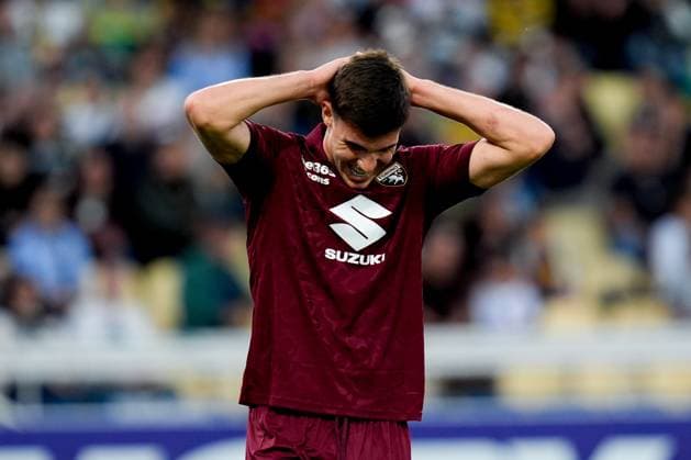 Parma Calcio v Torino FC - Serie A Enilive Cesare Casadei of Torino FC looks dejected during the Serie A Enilive match between Parma Calcio and Torino FC at Stadio Ennio Tardini on September 29, 2025 in Parma, Italy. Parma Stadio Ennio Tardini Emilia Romagna Italy Copyright: xGiuseppexMaffiax 250929_SerieA_Parma-Torino_GM_9670