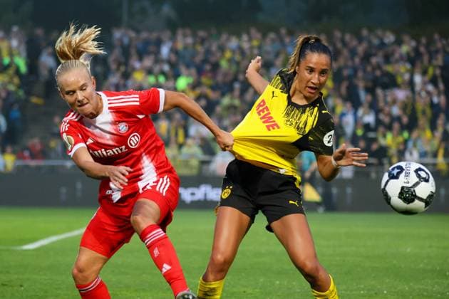 Dortmund, Germany 29 September 2025 DFB Pokal Women 2025 2026 Borussia Dortmund vs FC Bayern Munich In the picture from left in duel Pernille Harder FCB and Jenske Steenwijk BVB DFB regulations prohibit any use of photographs as image sequences and or quasi video Stadion Rote Erde Nordrhein Westfalen Copyright: xFotostandx xFantinix