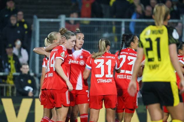 Dortmund, Germany 29 September 2025 DFB Pokal Women 2025 2026 Borussia Dortmund vs FC Bayern Munich In the picture from left goal scorer Pernille Harder FCB , hidden in the picture, makes the goal to 2 0 for FC Bayern and cheers with Alara FCB and Giulia Gwinn FCB DFB regulations prohibit any use of photographs as image sequences and or quasi video Stadion Rote Erde Nordrhein Westfalen Copyright: xFotostandx xFantinix