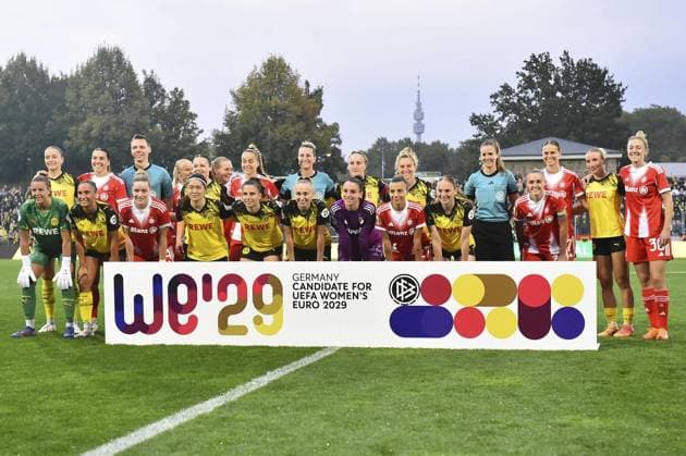 Borussia Dortmund Bayern Munich FOR EDITORIAL PURPOSES ONLY EDITORIAL USE ONLY p Soccer Women DFB Cup 1 Round Borussia Dortmund Bayern Munich on 29 09 2025 at Stadion Rote Erde in Dortmund The two teams pose for the European Championship 2029 Germany North Rhine-Westphalia Dortmund Copyright ThorstenxTillmann Copyright: ThorstenxTillmann doc82ltdcrzot38no5187h ,EDITORIAL USE ONLY Copyright: ThorstenxTillmann