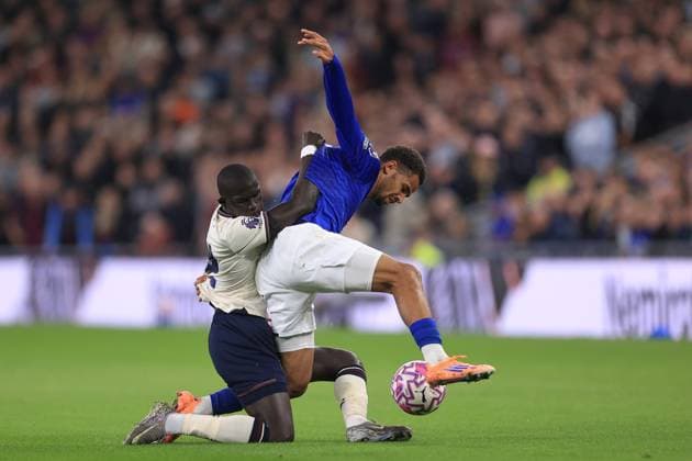 Everton gegen West Ham United 29. September 2025 Premier League Everton gegen West Ham United El Hadji Malick Diouf von West Ham United fordert Iliman Ndiaye von Everton heraus Foto Simon Stacpoole Abseits Merseyside UK  Copyright: xSimonxStacpoolexOffside